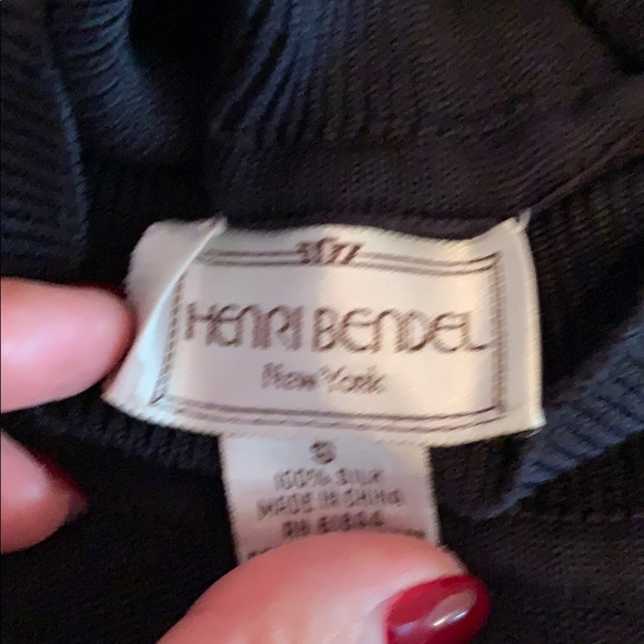 Henri bendel classic black turtle neck . - Picture 2 of 3